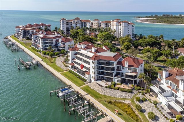 305 La Peninsula BLVD 305, Naples, FL 34113