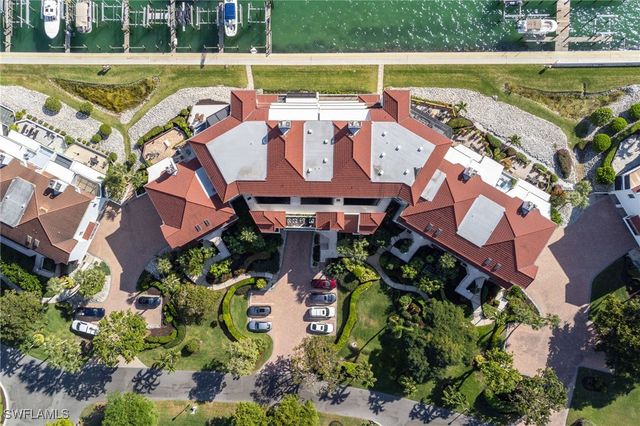 305 La Peninsula BLVD 305, Naples, FL 34113