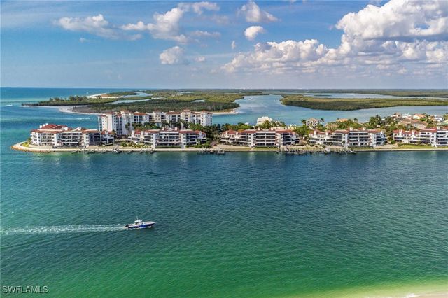 305 La Peninsula BLVD 305, Naples, FL 34113