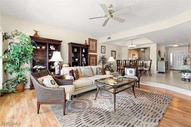 305 La Peninsula BLVD 305, Naples, FL 34113