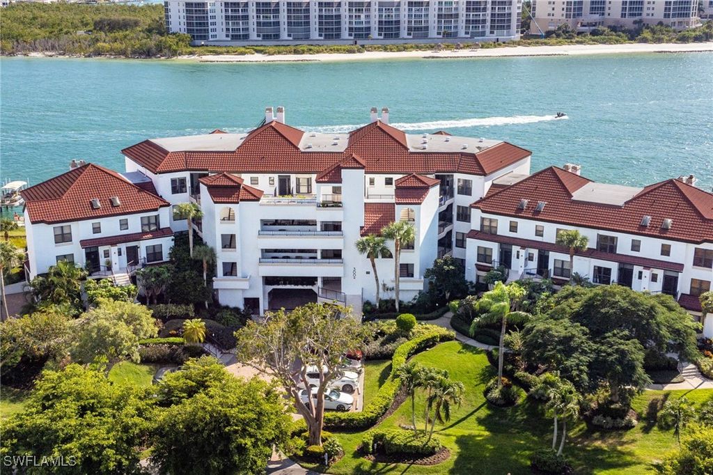 305 La Peninsula BLVD 305, Naples, FL 34113