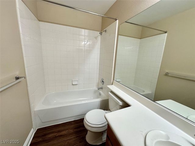 7576 Jacaranda Leaf Street, Las Vegas, NV 89139