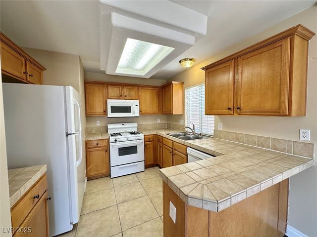 7576 Jacaranda Leaf Street, Las Vegas, NV 89139