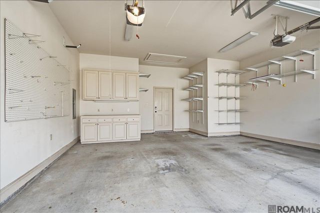 19455 Kellywood Ct, Baton Rouge, LA 70809