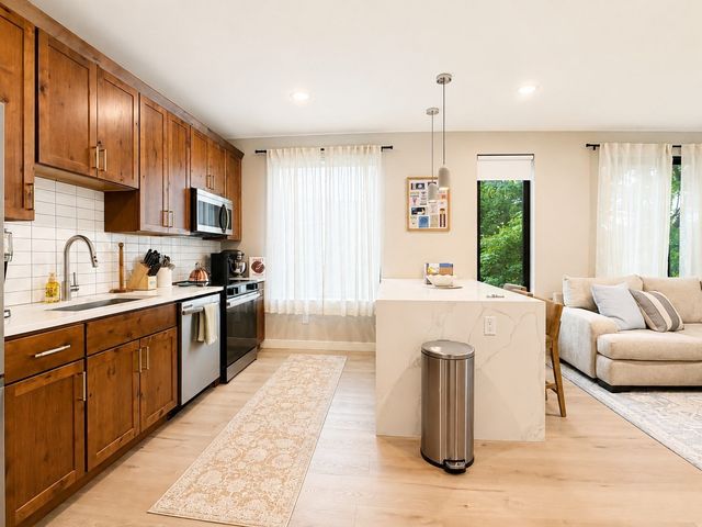 400 West Broadway 308, Boston, MA 02127