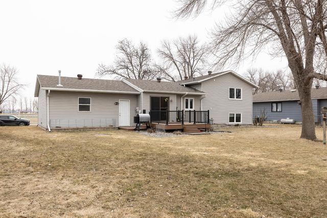 2617 4th Avenue S, Moorhead, MN 56560