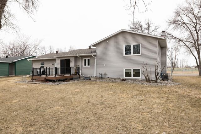 2617 4th Avenue S, Moorhead, MN 56560