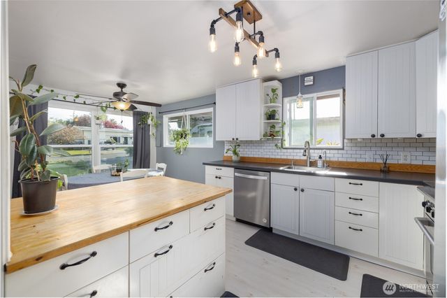 1702 36th Street, Anacortes, WA 98221