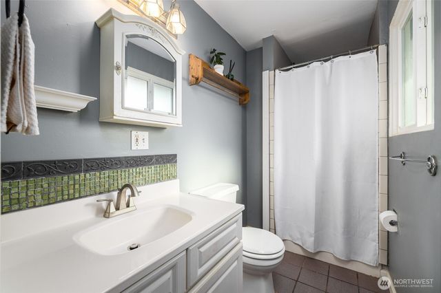 1702 36th Street, Anacortes, WA 98221
