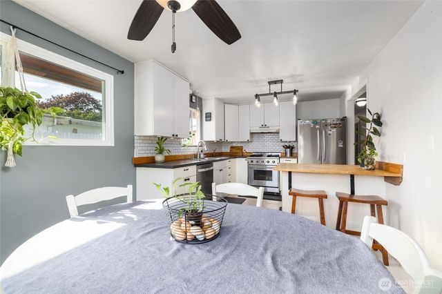 1702 36th Street, Anacortes, WA 98221
