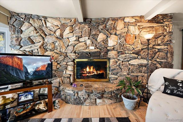 18406 Golfview Street, Livonia, MI 48152