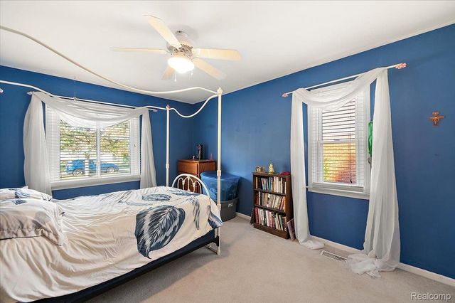 18406 Golfview Street, Livonia, MI 48152