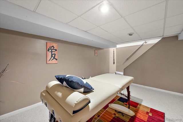 18406 Golfview Street, Livonia, MI 48152