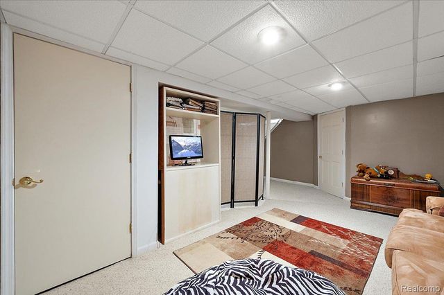 18406 Golfview Street, Livonia, MI 48152