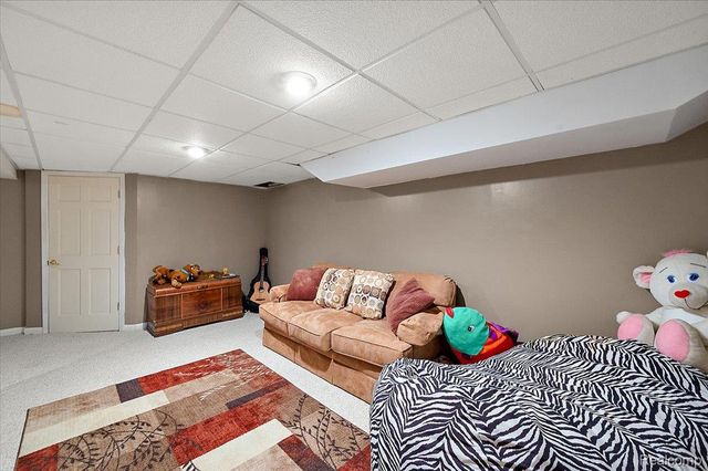 18406 Golfview Street, Livonia, MI 48152