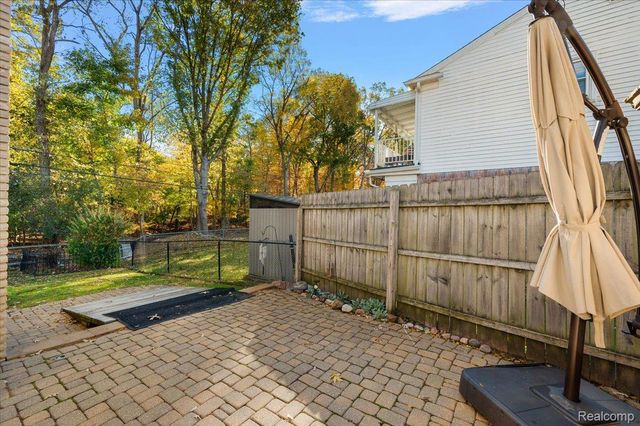 18406 Golfview Street, Livonia, MI 48152