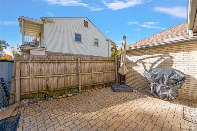 18406 Golfview Street, Livonia, MI 48152