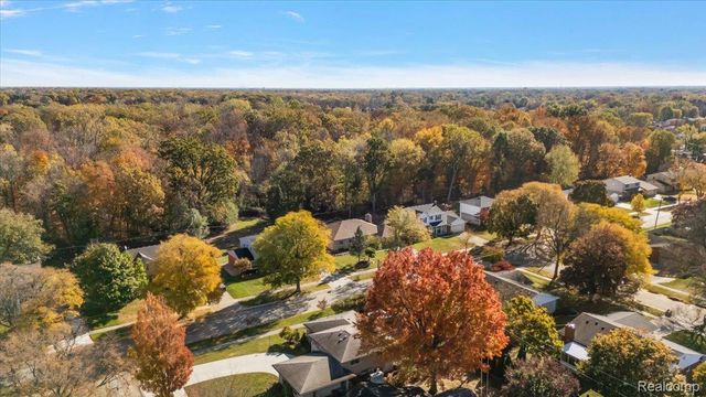 18406 Golfview Street, Livonia, MI 48152