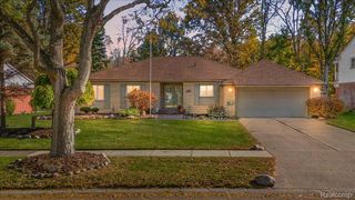 18406 Golfview Street, Livonia, MI 48152