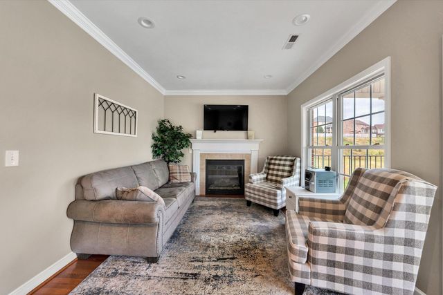 2120 River Oaks DR, Salem, VA 24153