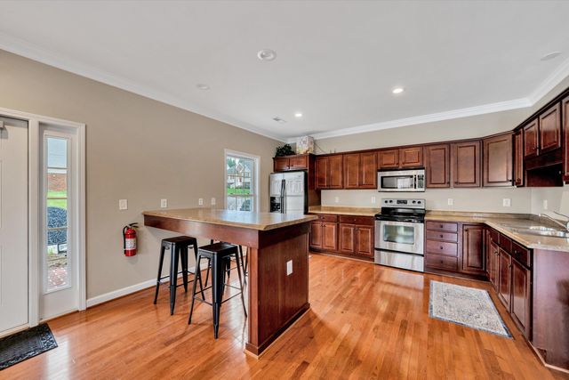 2120 River Oaks DR, Salem, VA 24153