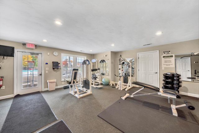 2120 River Oaks DR, Salem, VA 24153