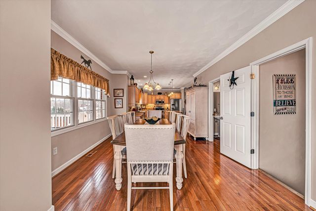 2120 River Oaks DR, Salem, VA 24153