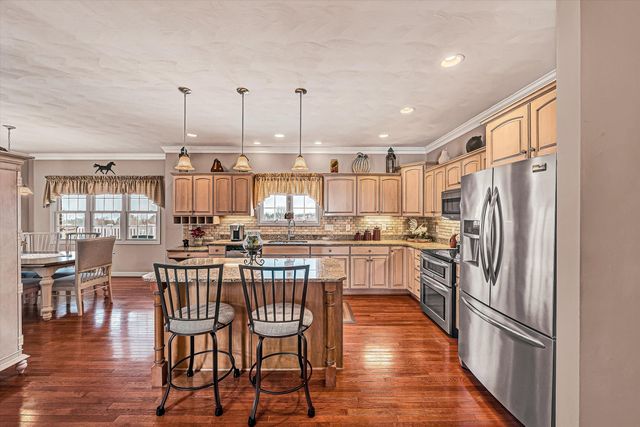 2120 River Oaks DR, Salem, VA 24153