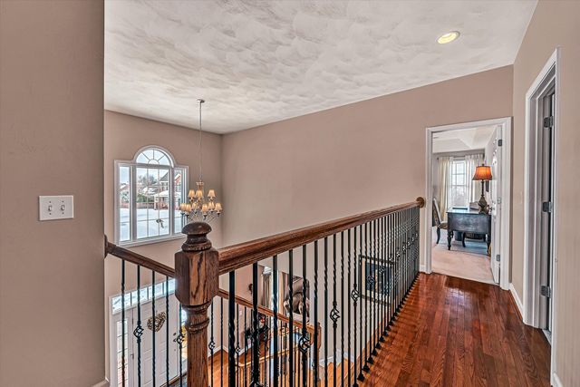 2120 River Oaks DR, Salem, VA 24153