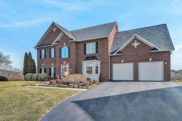 2120 River Oaks DR, Salem, VA 24153