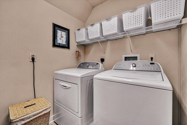 2120 River Oaks DR, Salem, VA 24153