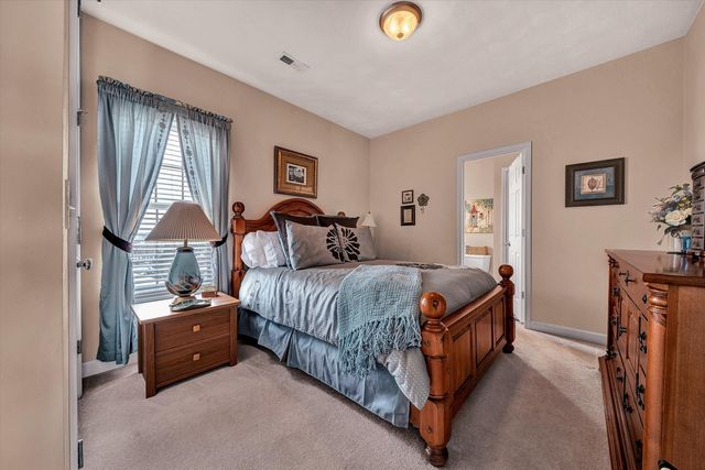 2120 River Oaks DR, Salem, VA 24153