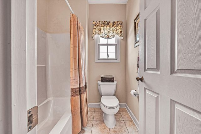 2120 River Oaks DR, Salem, VA 24153