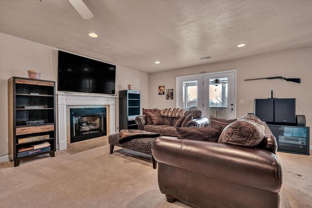 2120 River Oaks DR, Salem, VA 24153