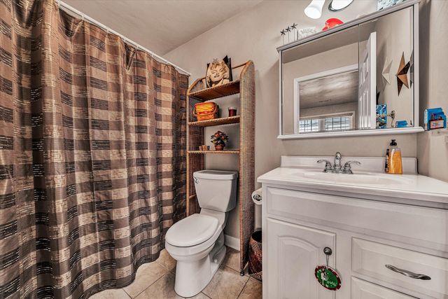 2120 River Oaks DR, Salem, VA 24153