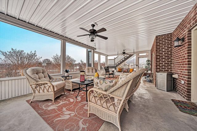 2120 River Oaks DR, Salem, VA 24153