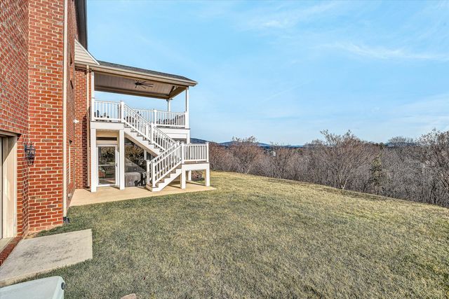 2120 River Oaks DR, Salem, VA 24153