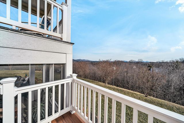 2120 River Oaks DR, Salem, VA 24153