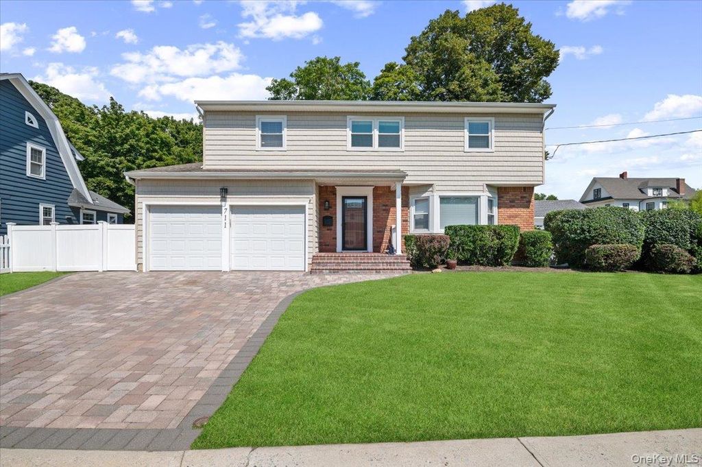 711 Koelbel Court, Baldwin, NY 11510 — exterior