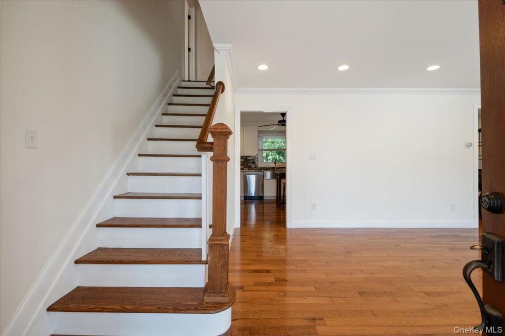 711 Koelbel Court, Baldwin, NY 11510 — photo 2