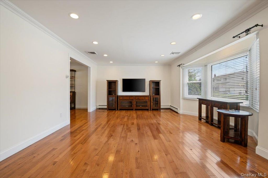 711 Koelbel Court, Baldwin, NY 11510 — photo 5