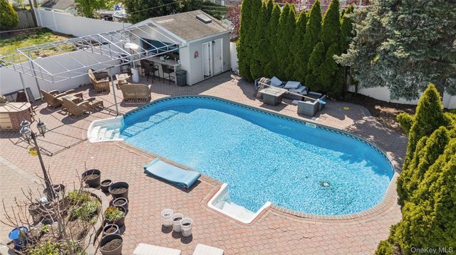 44 E End Avenue, Hicksville, NY 11801
