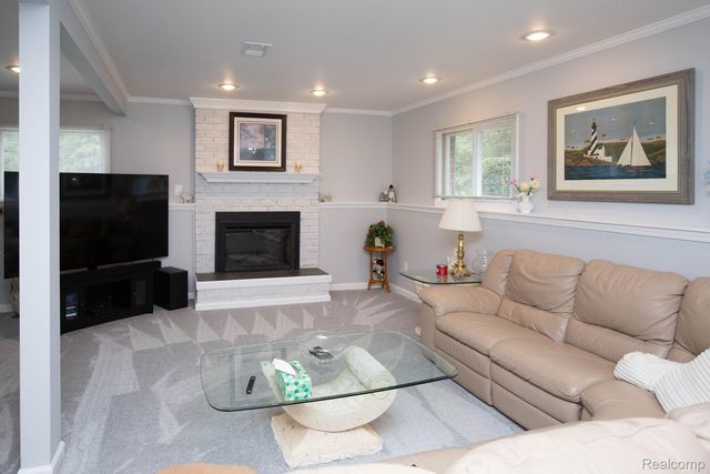 9026 Woodside Road, Salem Township, MI 48167