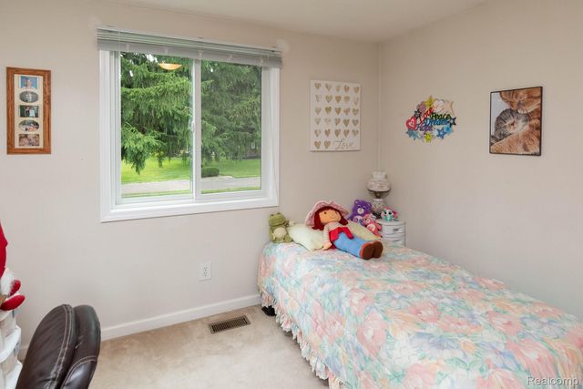 9026 Woodside Road, Salem Township, MI 48167