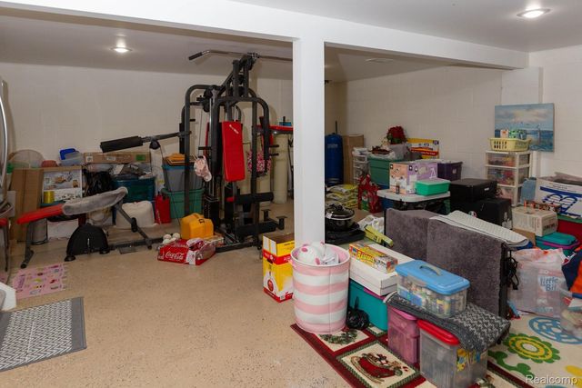 9026 Woodside Road, Salem Township, MI 48167