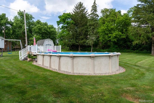 9026 Woodside Road, Salem Township, MI 48167