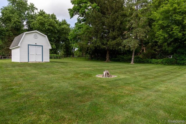9026 Woodside Road, Salem Township, MI 48167