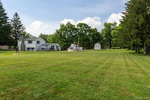 9026 Woodside Road, Salem Township, MI 48167