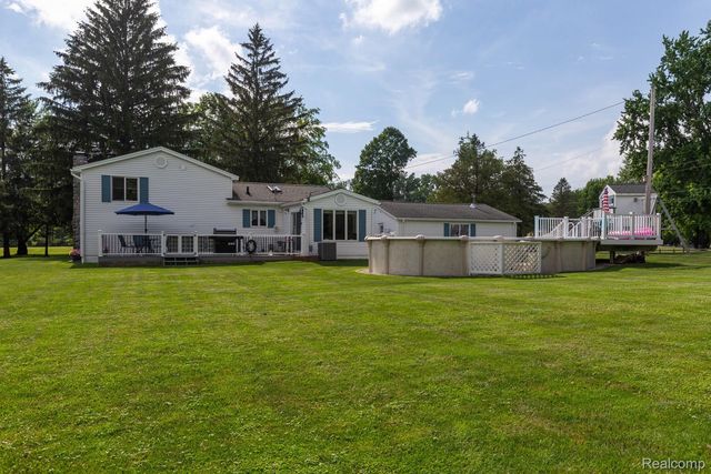 9026 Woodside Road, Salem Township, MI 48167