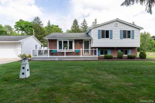 9026 Woodside Road, Salem Township, MI 48167